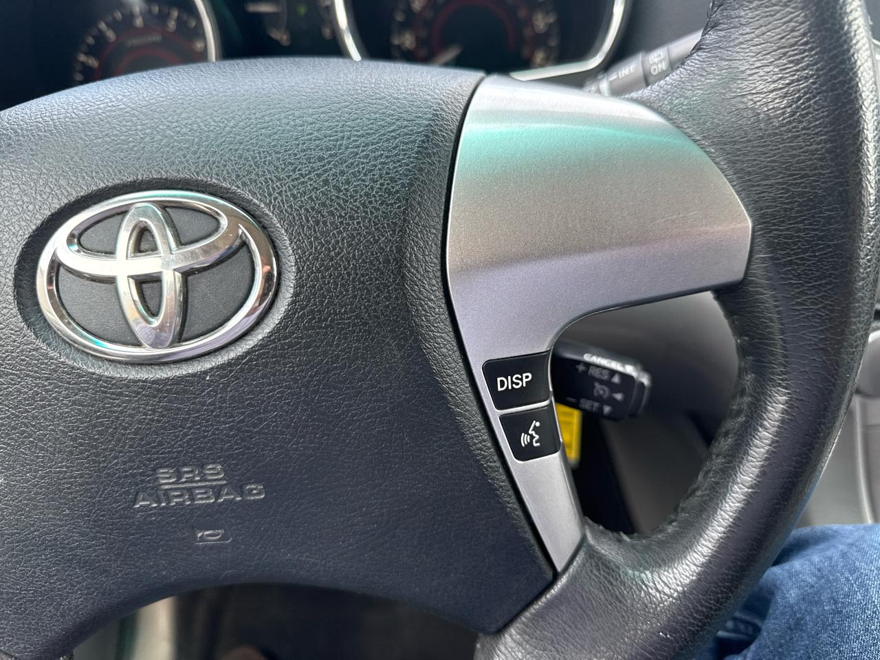 Toyota Highlander FWD 4dr V6 (Natl) 2012