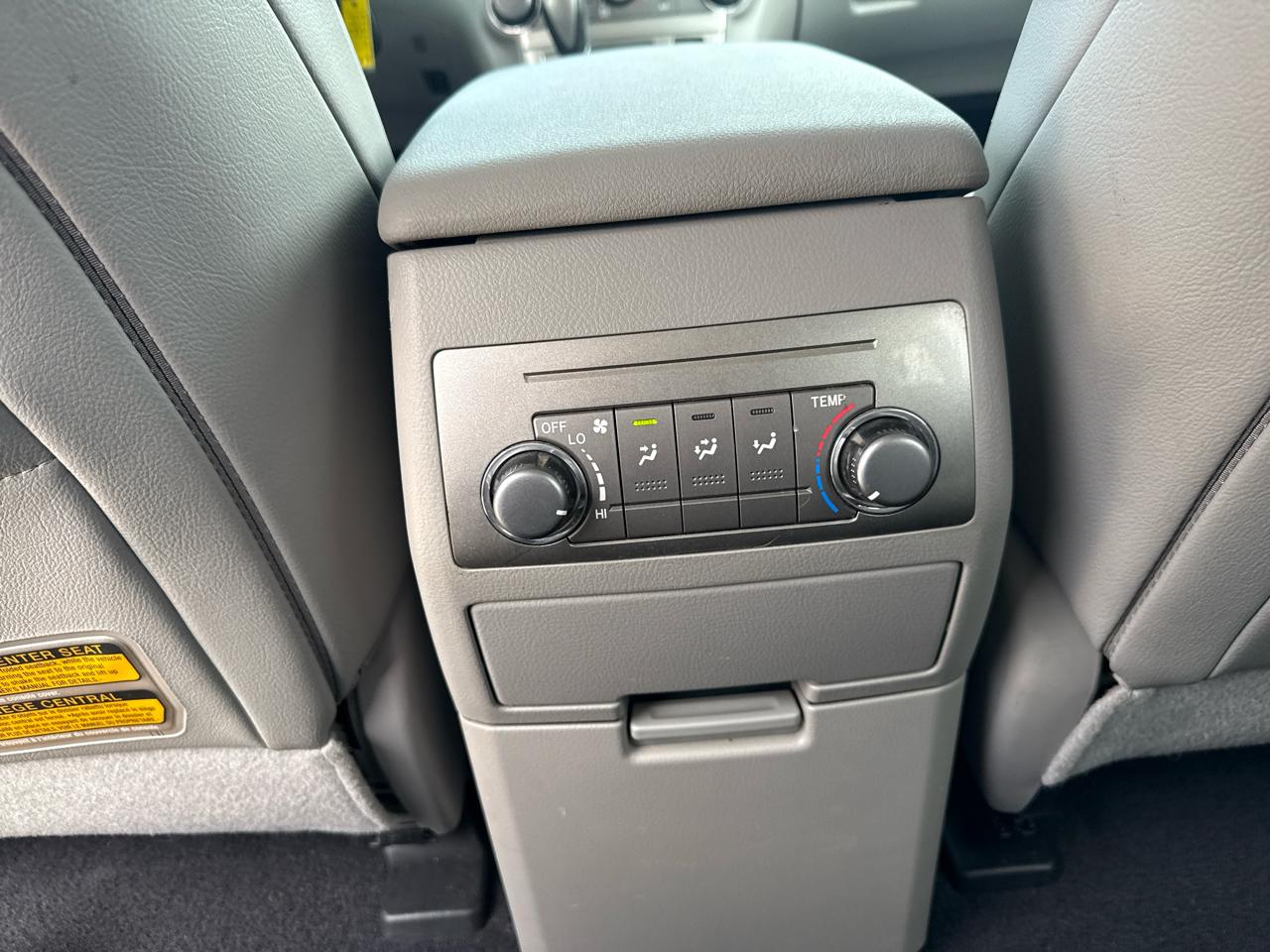 Toyota Highlander FWD 4dr V6 (Natl) 2012