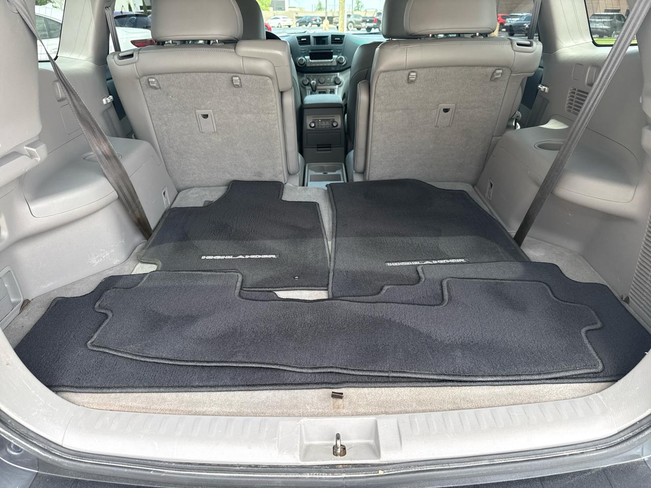 Toyota Highlander FWD 4dr V6 (Natl) 2012