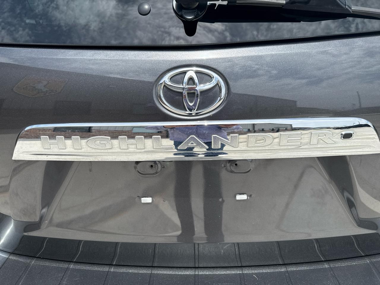 Toyota Highlander FWD 4dr V6 (Natl) 2012