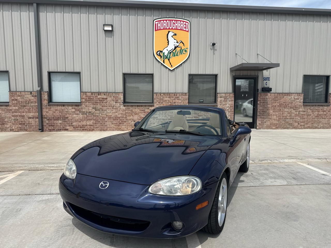 Mazda MX-5 Miata 2dr Conv SE Special Edition 2001