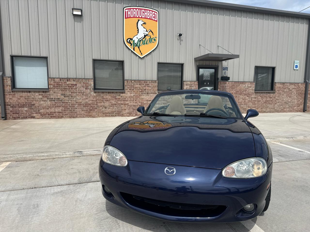 Mazda MX-5 Miata 2dr Conv SE Special Edition 2001