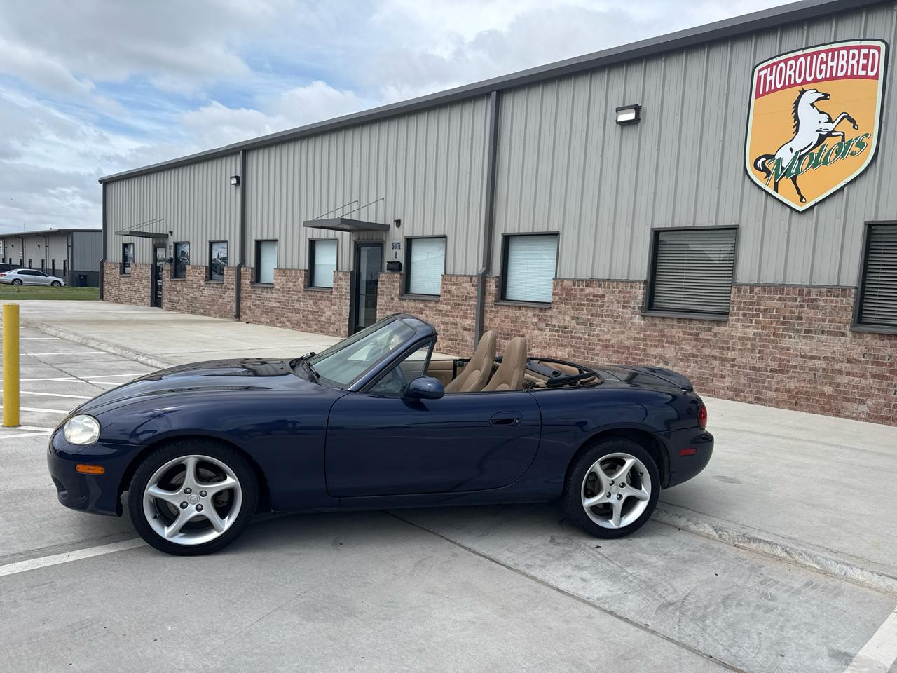 Mazda MX-5 Miata 2dr Conv SE Special Edition 2001