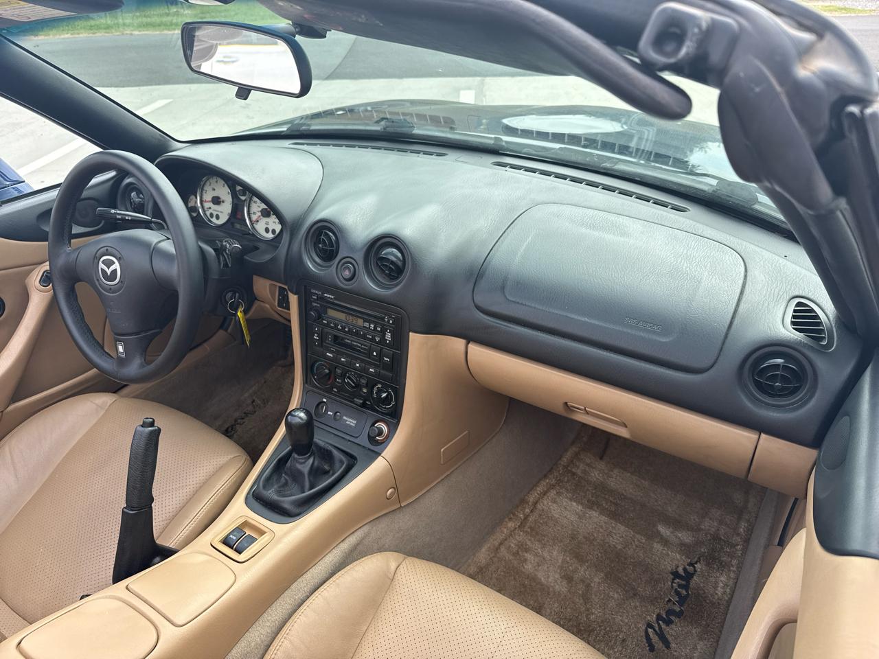 Mazda MX-5 Miata 2dr Conv SE Special Edition 2001