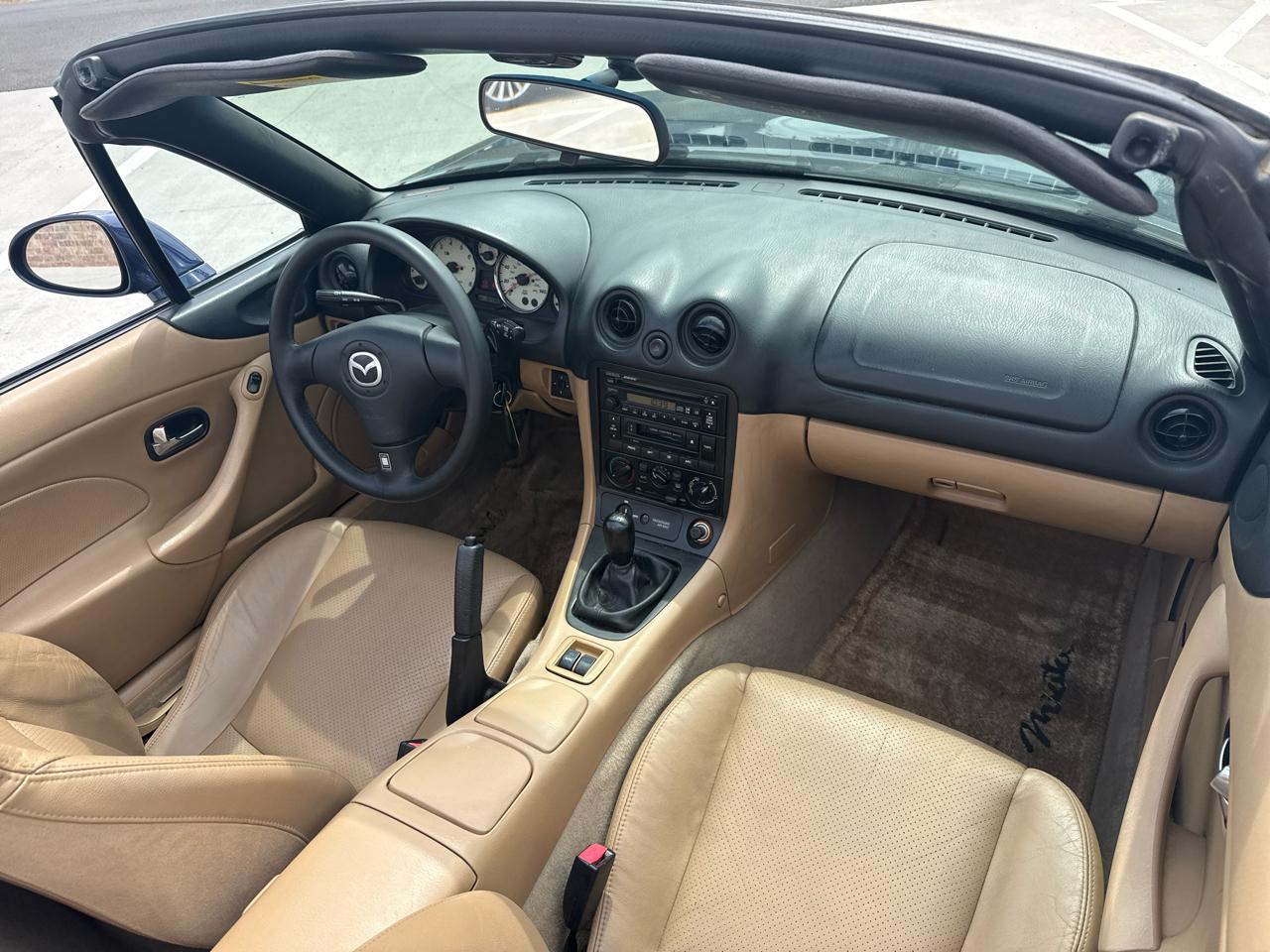 Mazda MX-5 Miata 2dr Conv SE Special Edition 2001