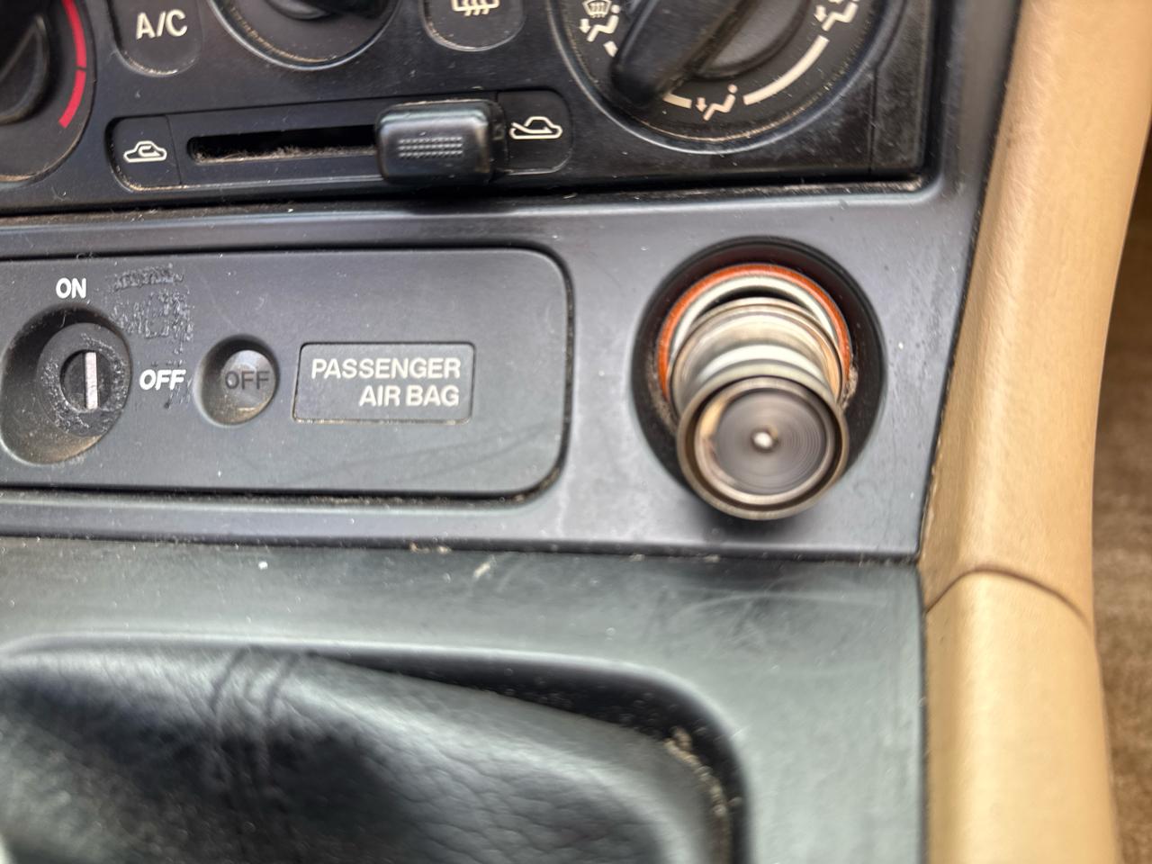 Mazda MX-5 Miata 2dr Conv SE Special Edition 2001
