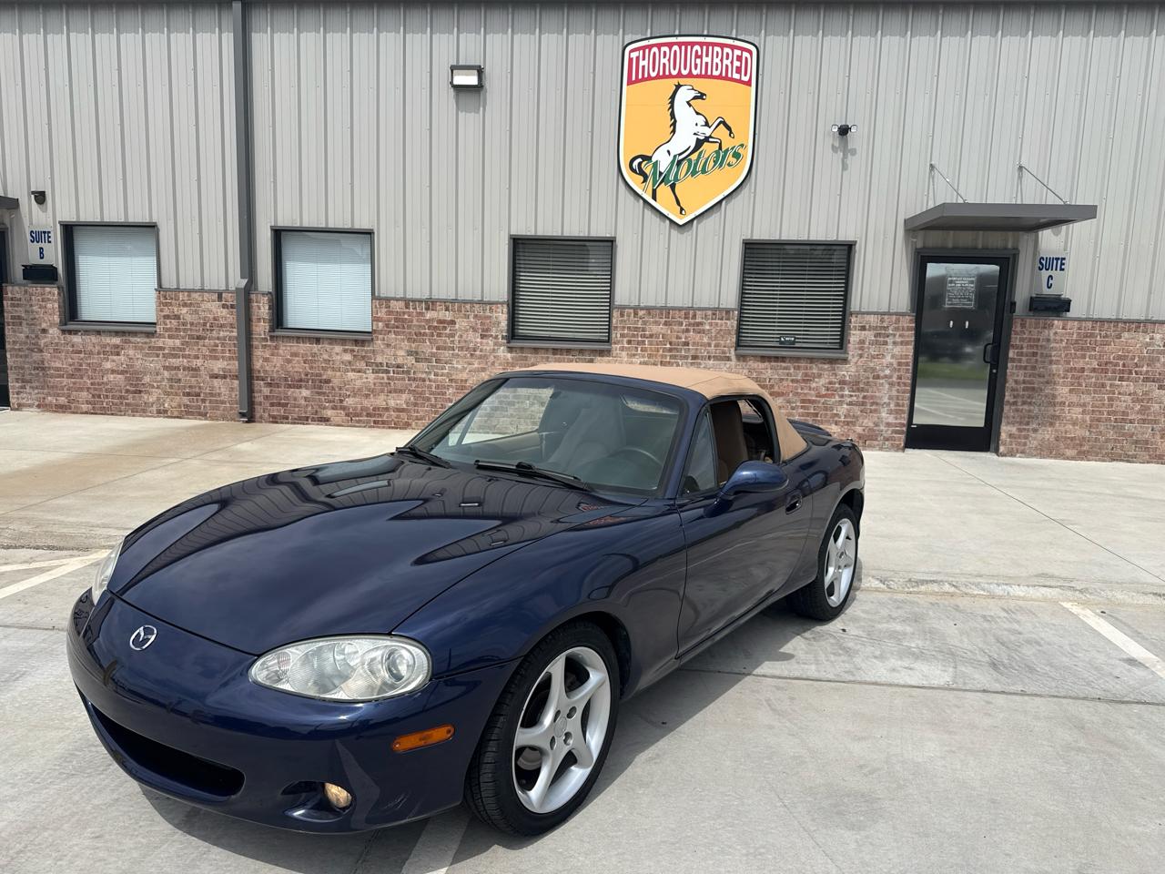 Mazda MX-5 Miata 2dr Conv SE Special Edition 2001