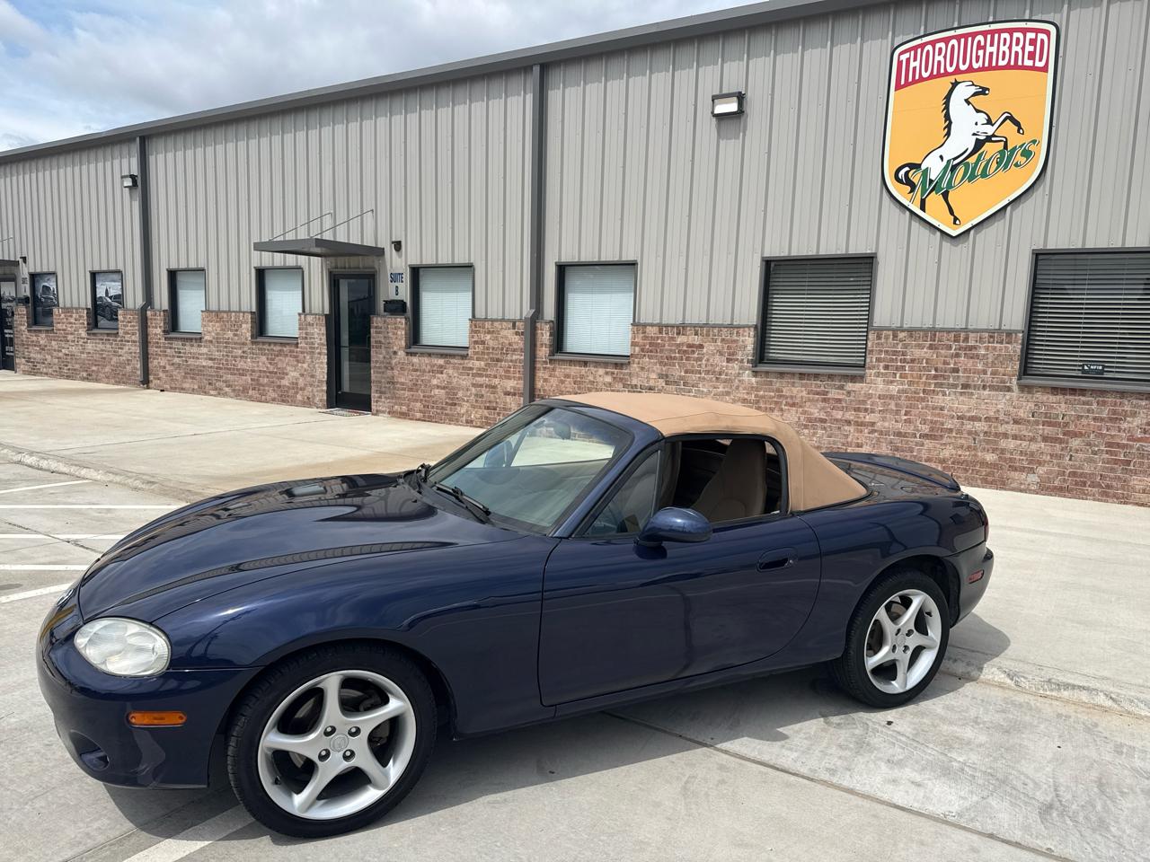 Mazda MX-5 Miata 2dr Conv SE Special Edition 2001