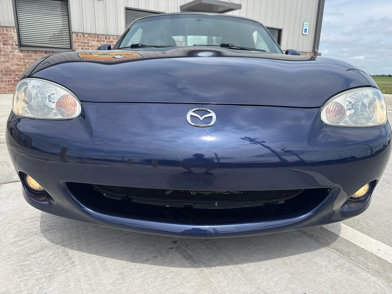 Mazda MX-5 Miata 2dr Conv SE Special Edition 2001