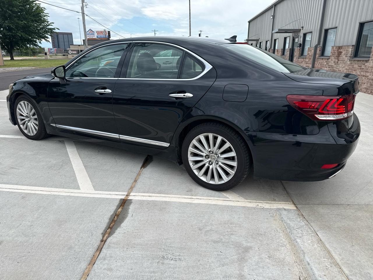 Lexus LS 460 4dr Sdn AWD 2013