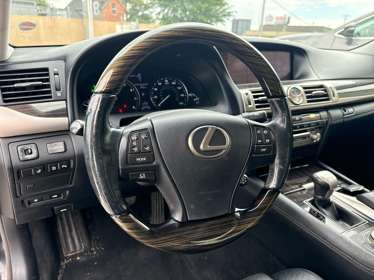 Lexus LS 460 4dr Sdn AWD 2013