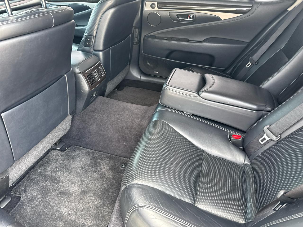 Lexus LS 460 4dr Sdn L RWD 2013