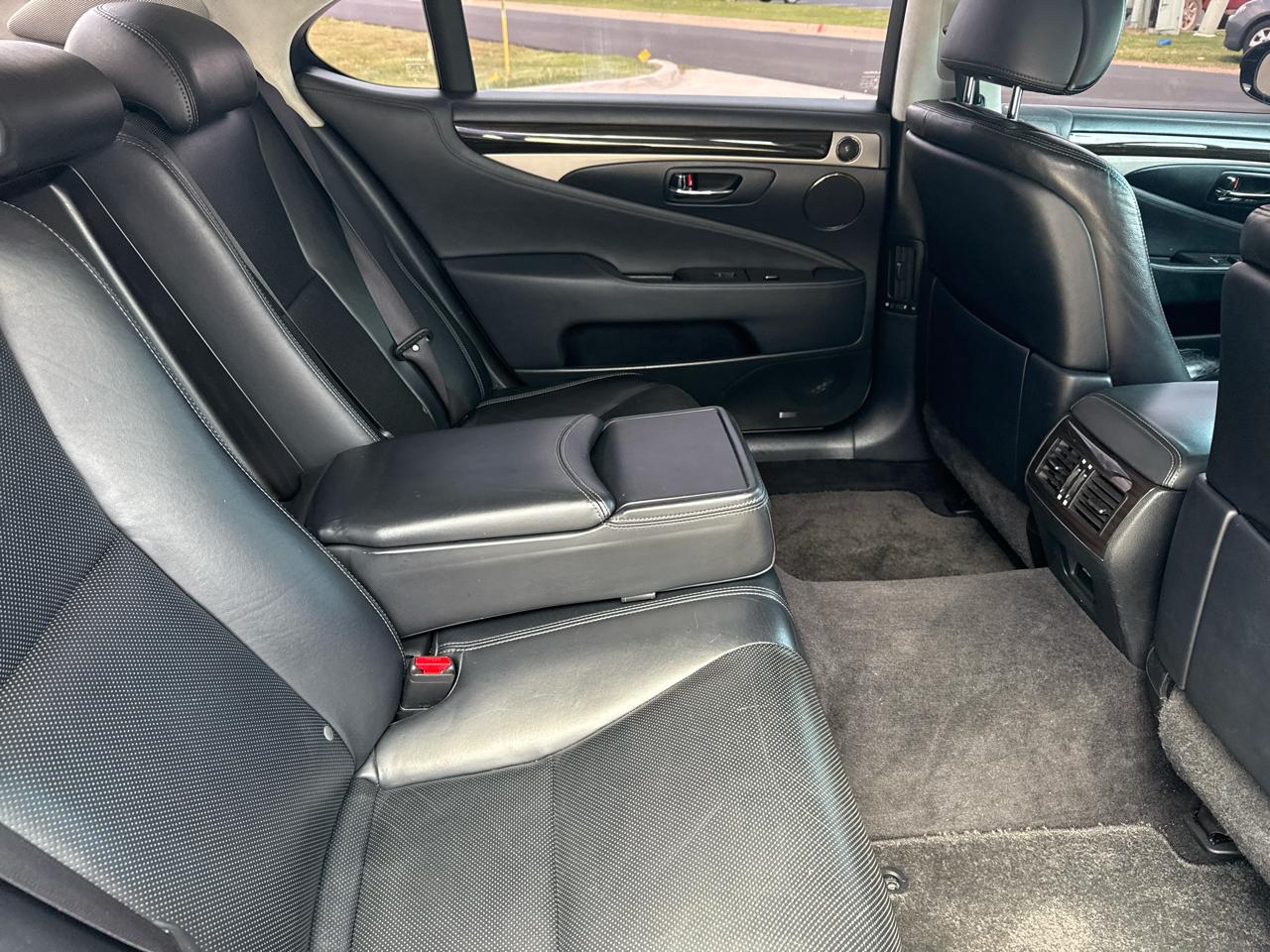 Lexus LS 460 4dr Sdn L RWD 2013