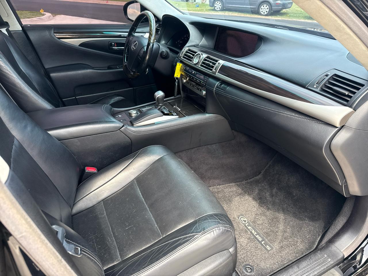 Lexus LS 460 4dr Sdn L RWD 2013