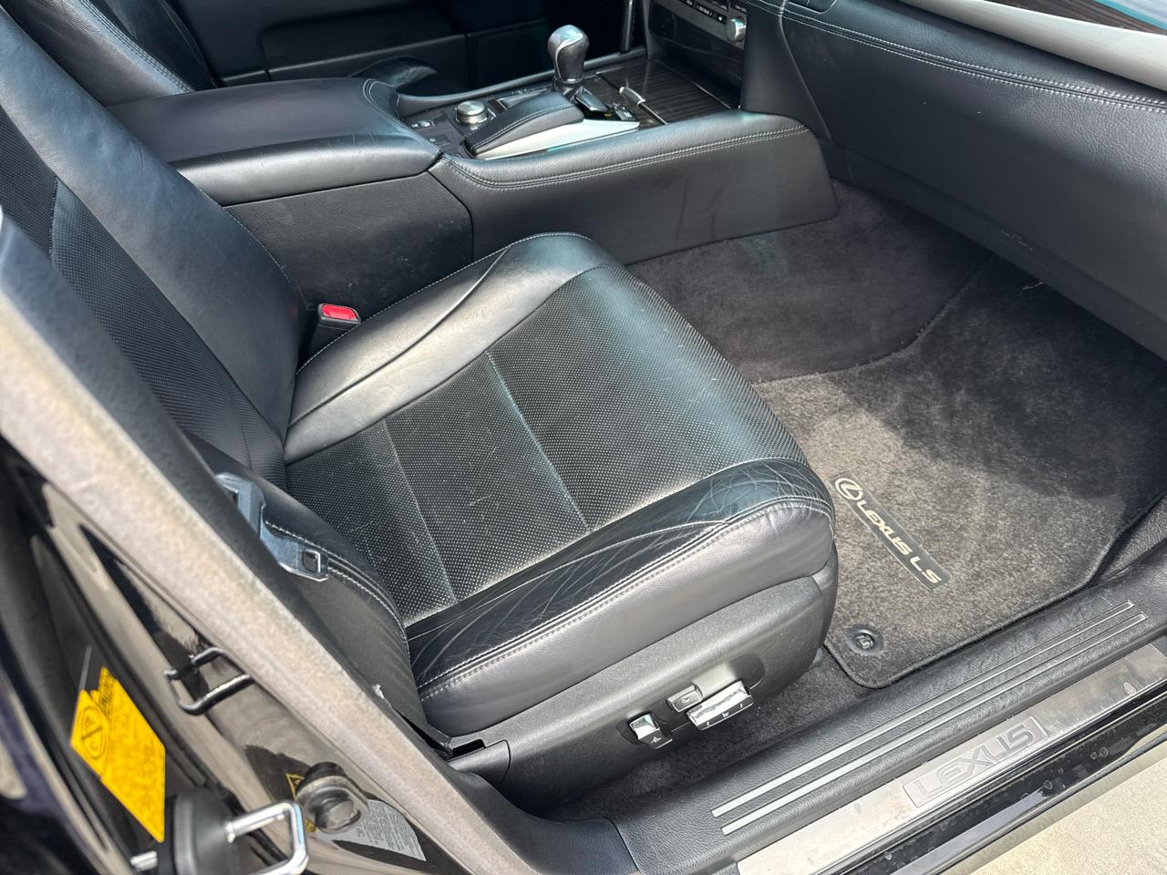 Lexus LS 460 4dr Sdn L RWD 2013