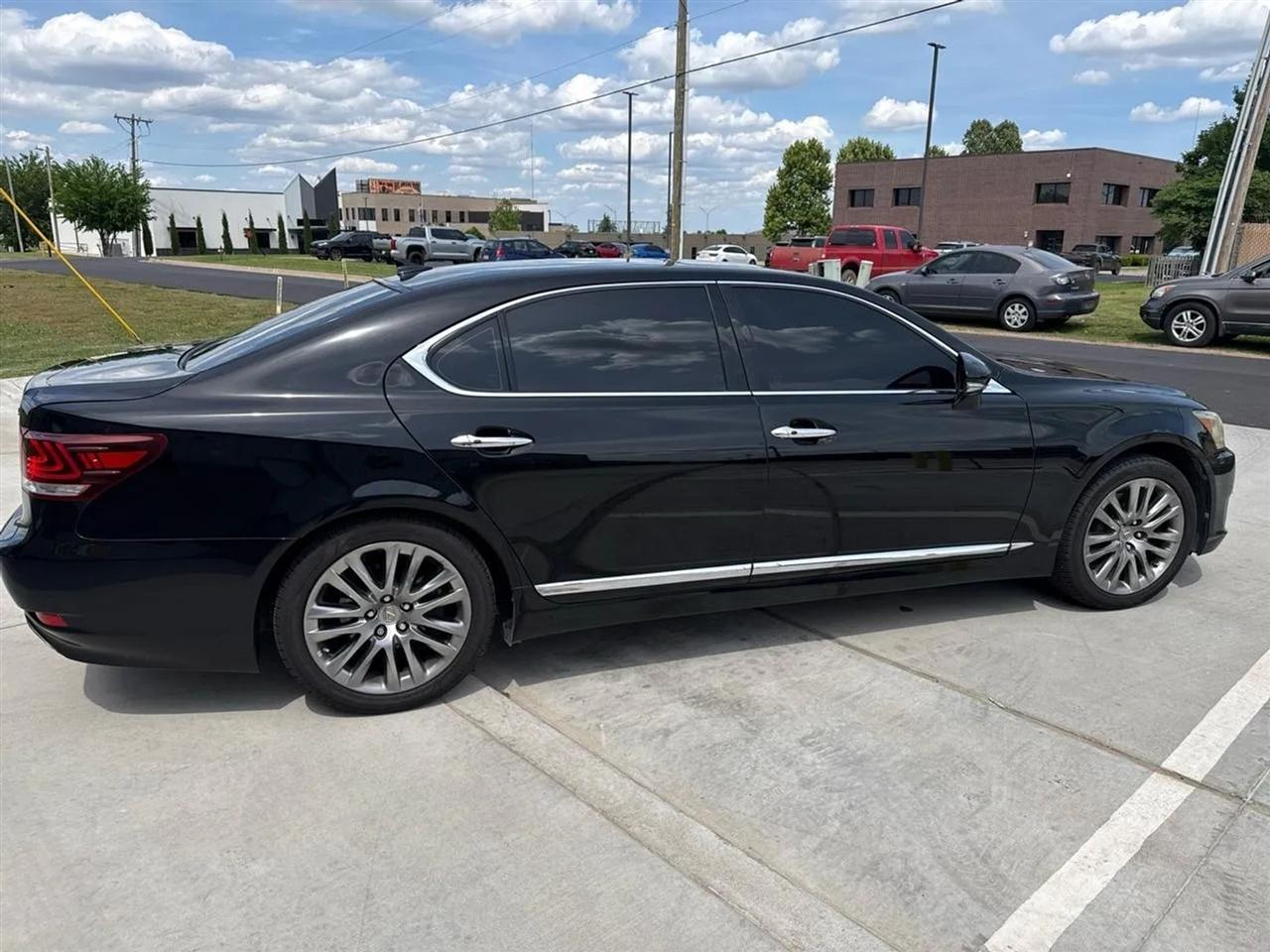 Lexus LS 460 4dr Sdn L RWD 2013