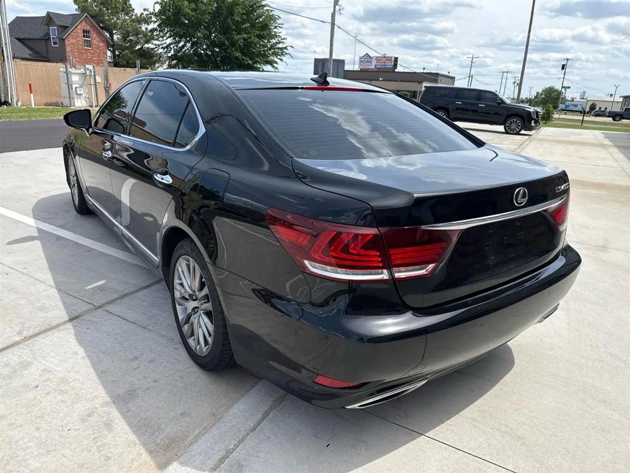 Lexus LS 460 4dr Sdn L RWD 2013