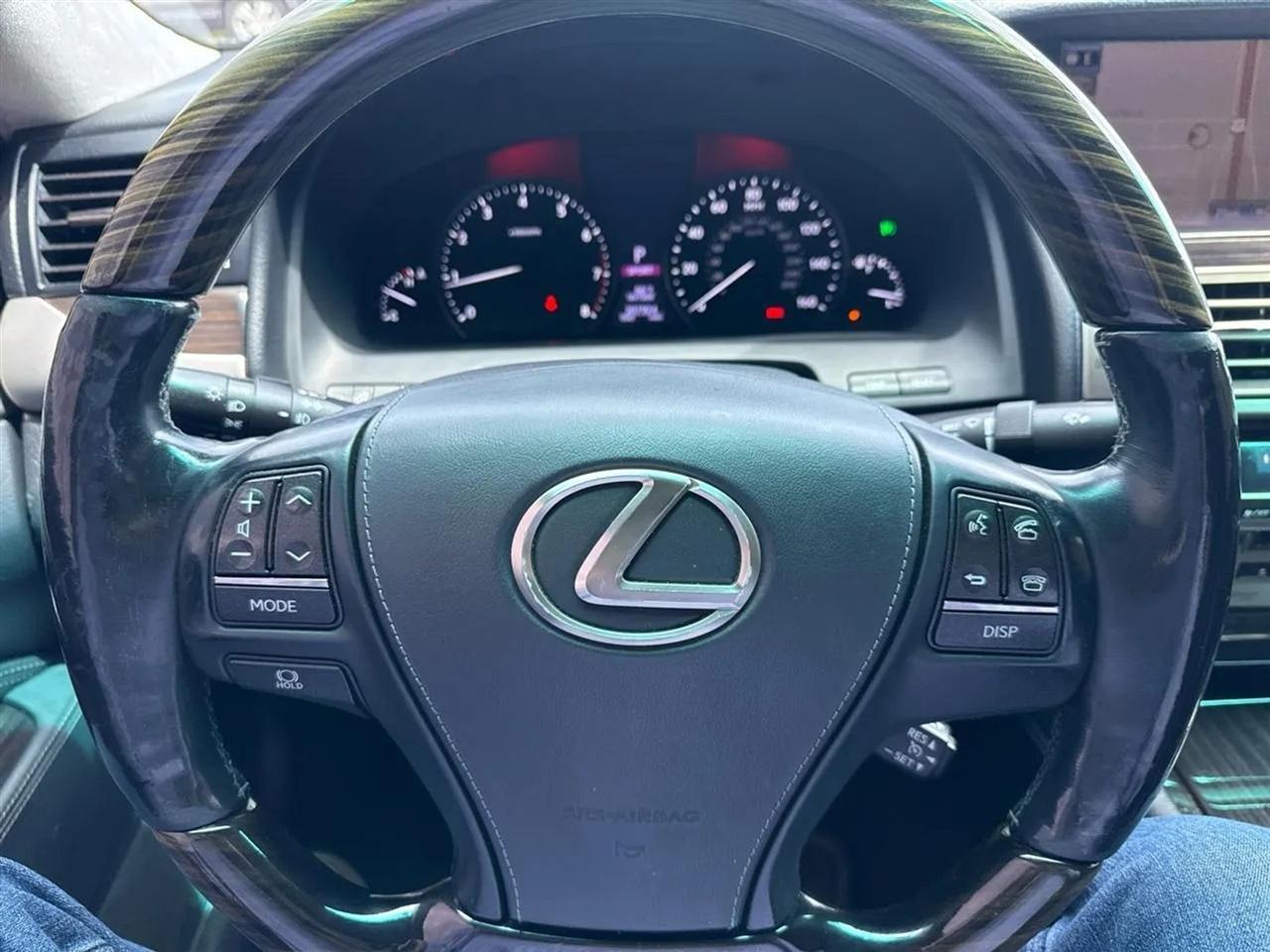 Lexus LS 460 4dr Sdn L RWD 2013