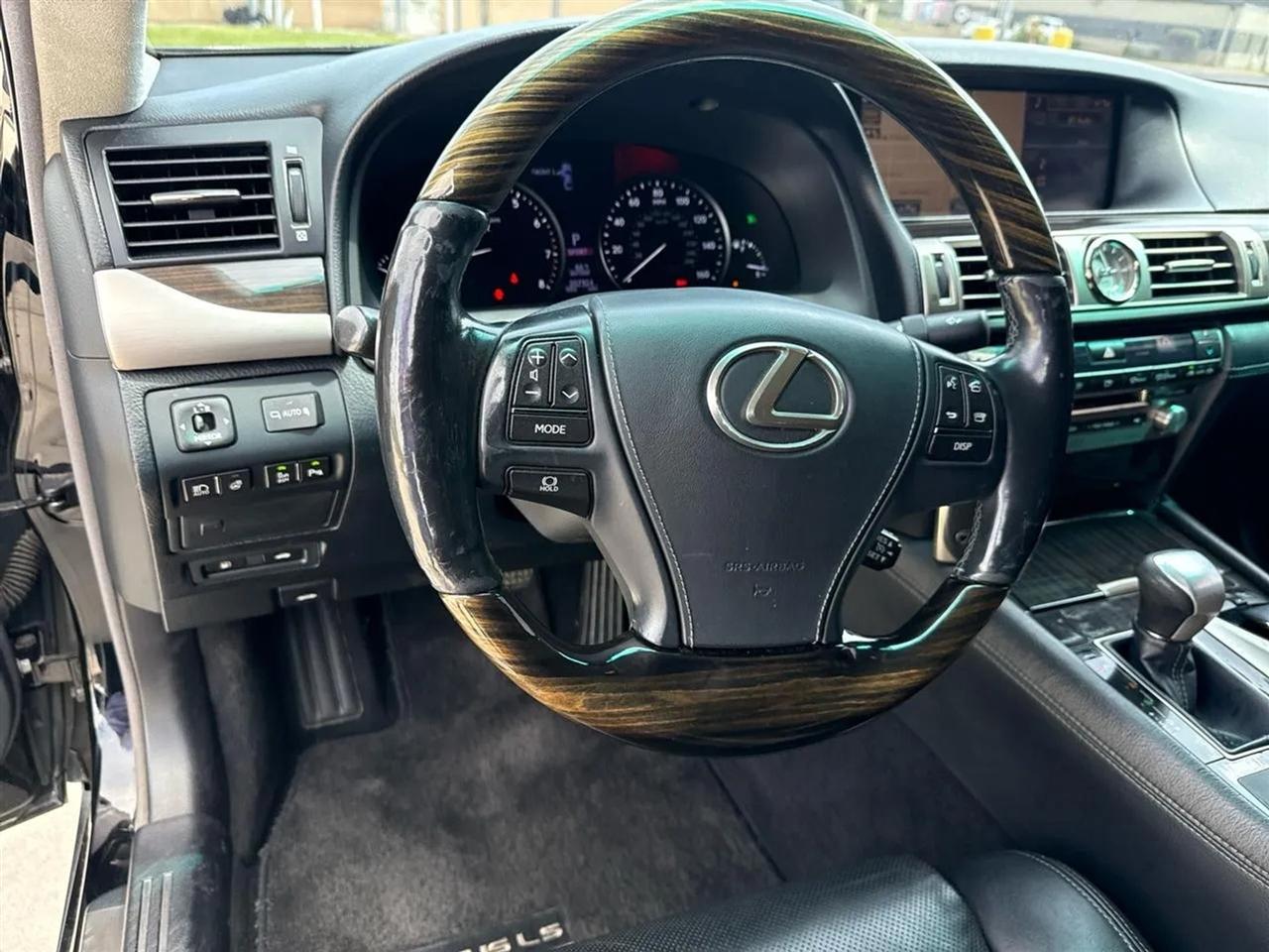 Lexus LS 460 4dr Sdn L RWD 2013