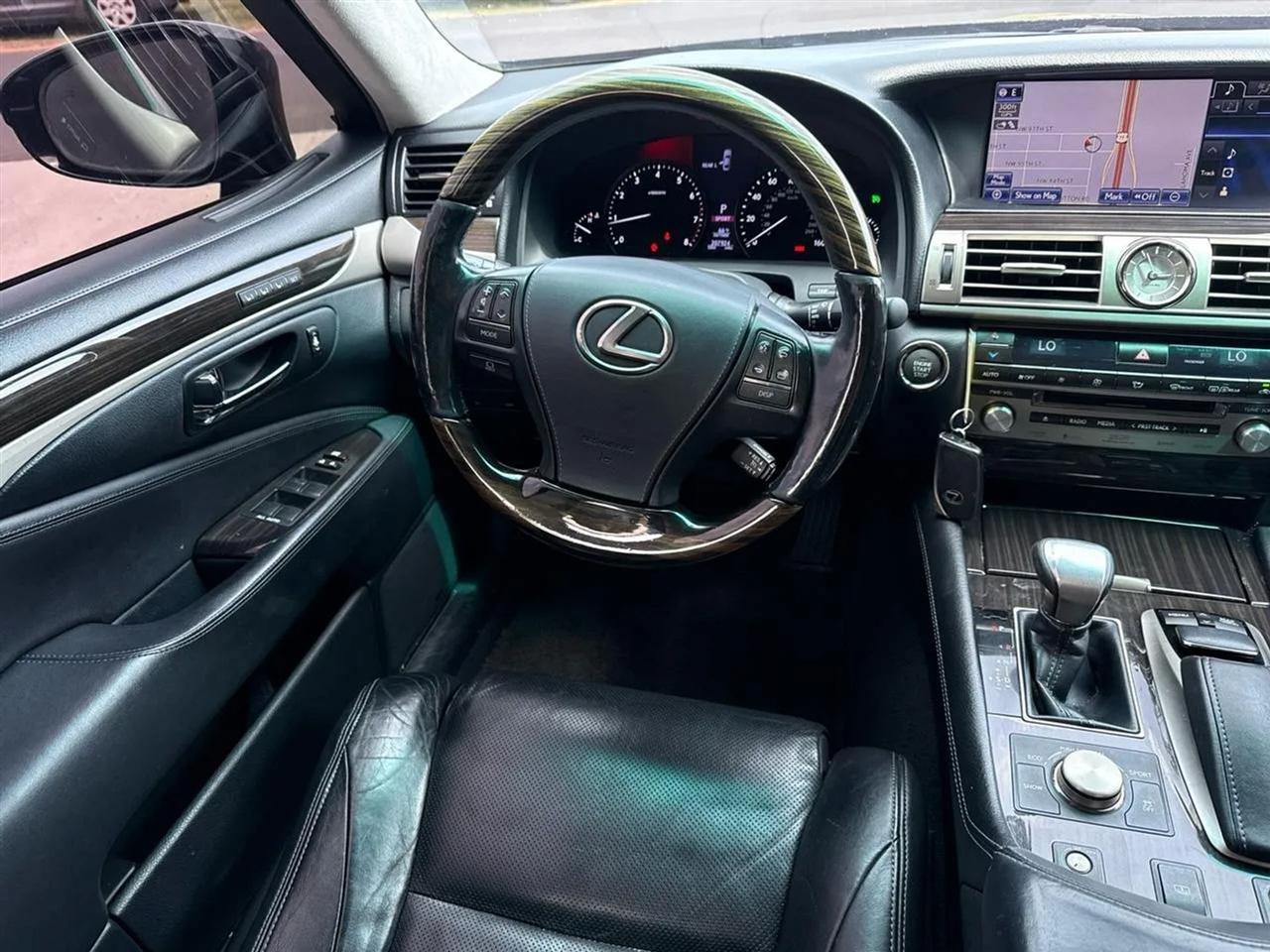 Lexus LS 460 4dr Sdn L RWD 2013