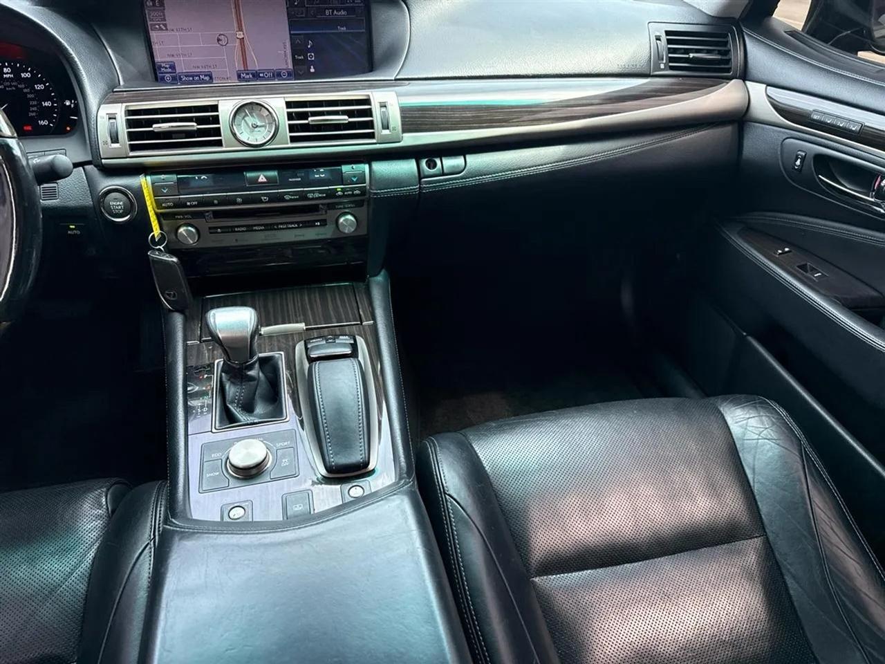 Lexus LS 460 4dr Sdn L RWD 2013