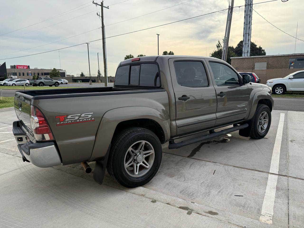 Toyota Tacoma 2WD Double Cab V6 AT PreRunner (Natl) 2013