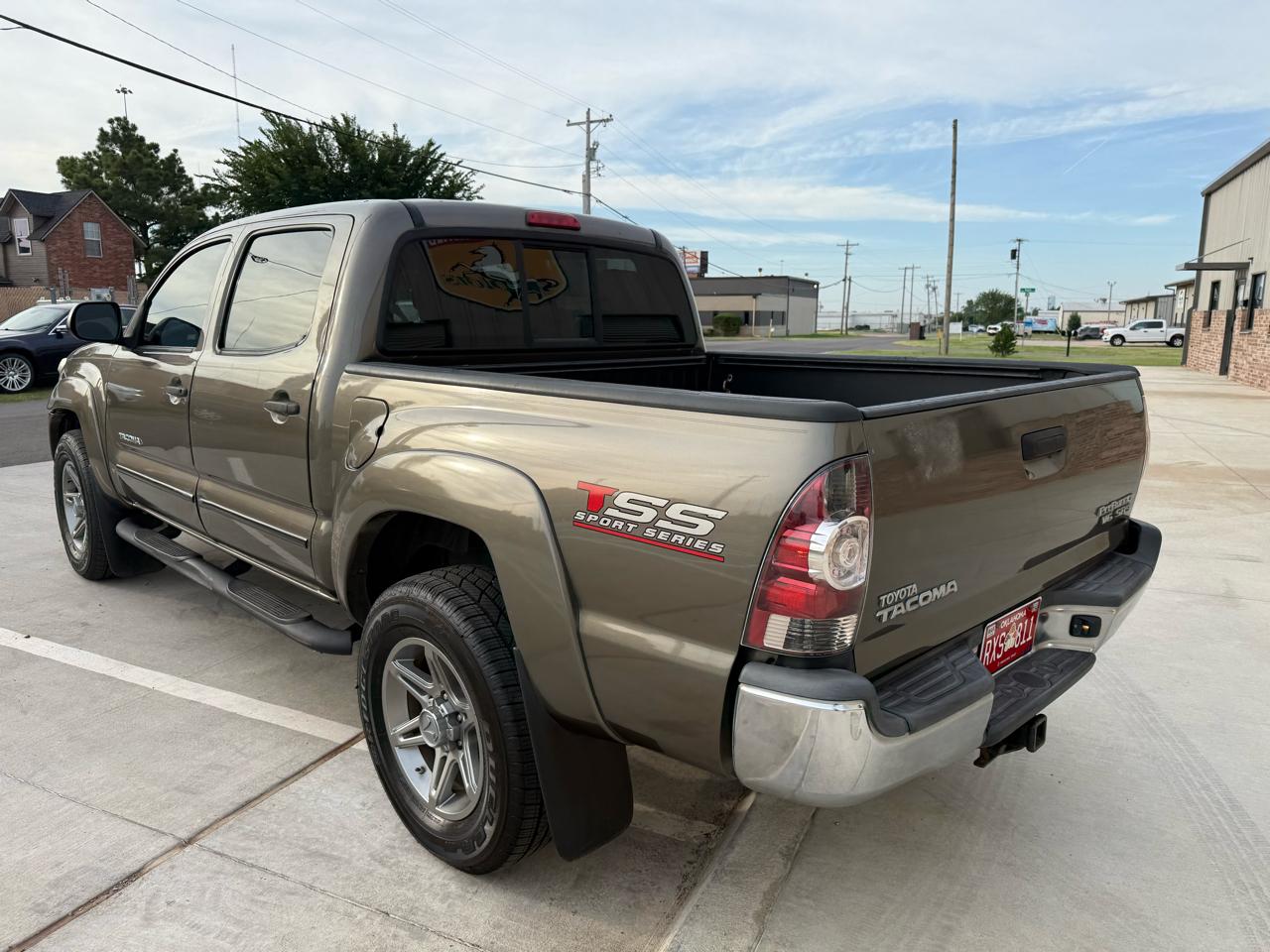 Toyota Tacoma 2WD Double Cab V6 AT PreRunner (Natl) 2013