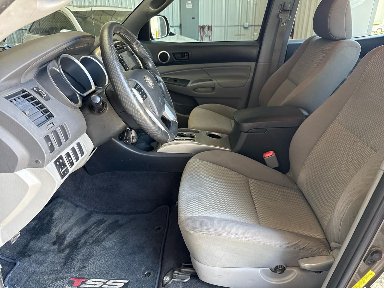 Toyota Tacoma 2WD Double Cab V6 AT PreRunner (Natl) 2013