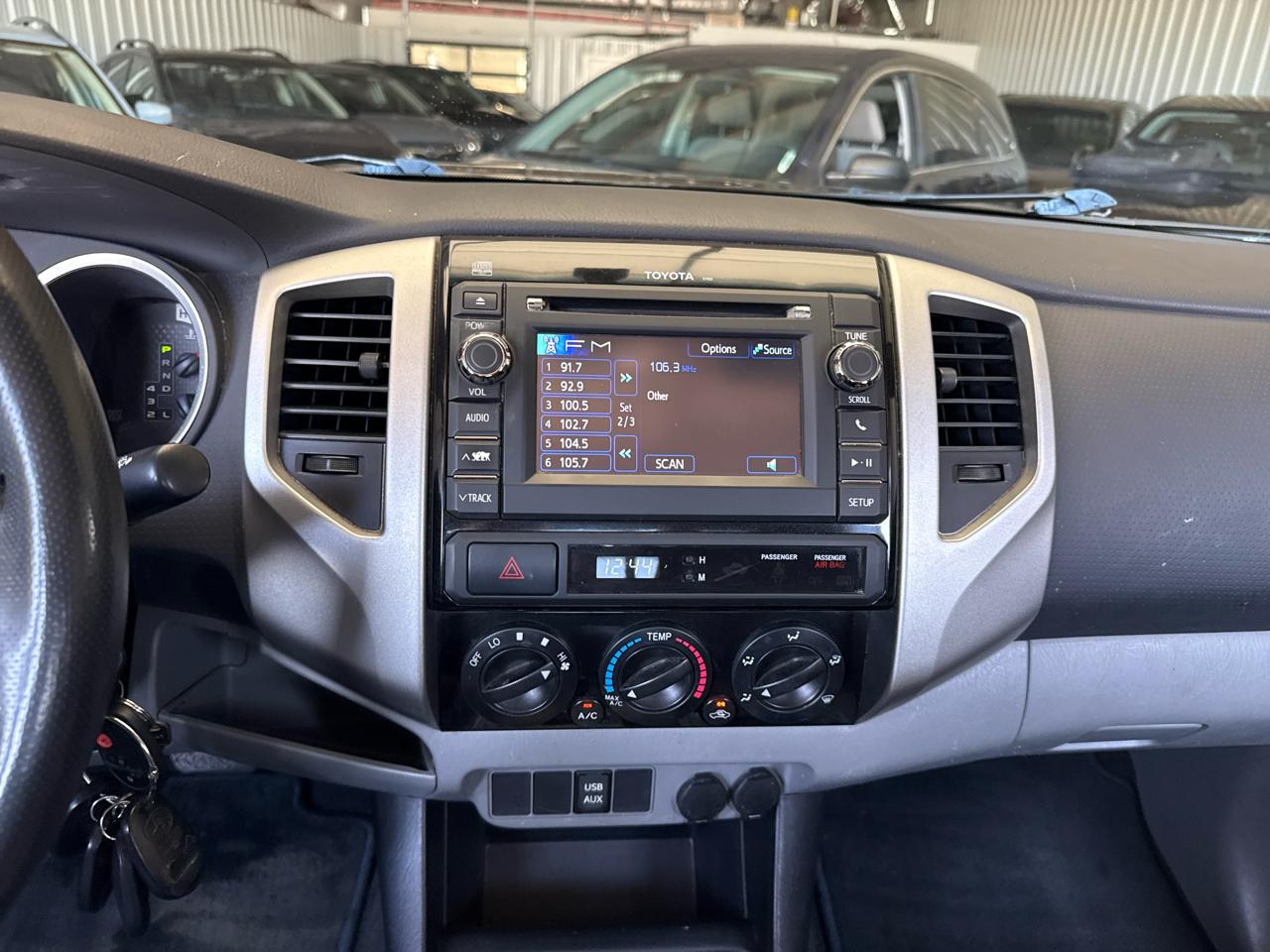 Toyota Tacoma 2WD Double Cab V6 AT PreRunner (Natl) 2013