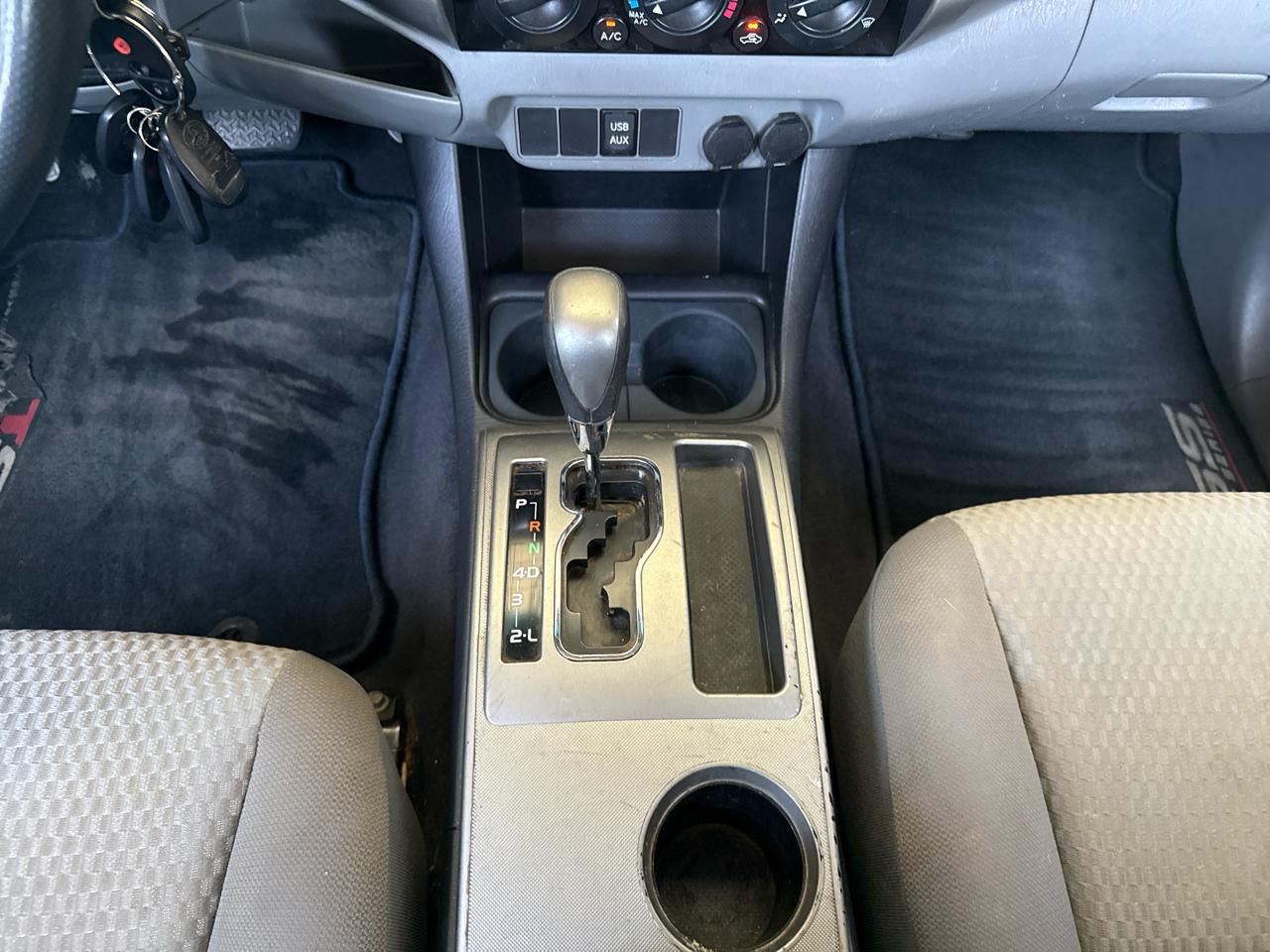 Toyota Tacoma 2WD Double Cab V6 AT PreRunner (Natl) 2013