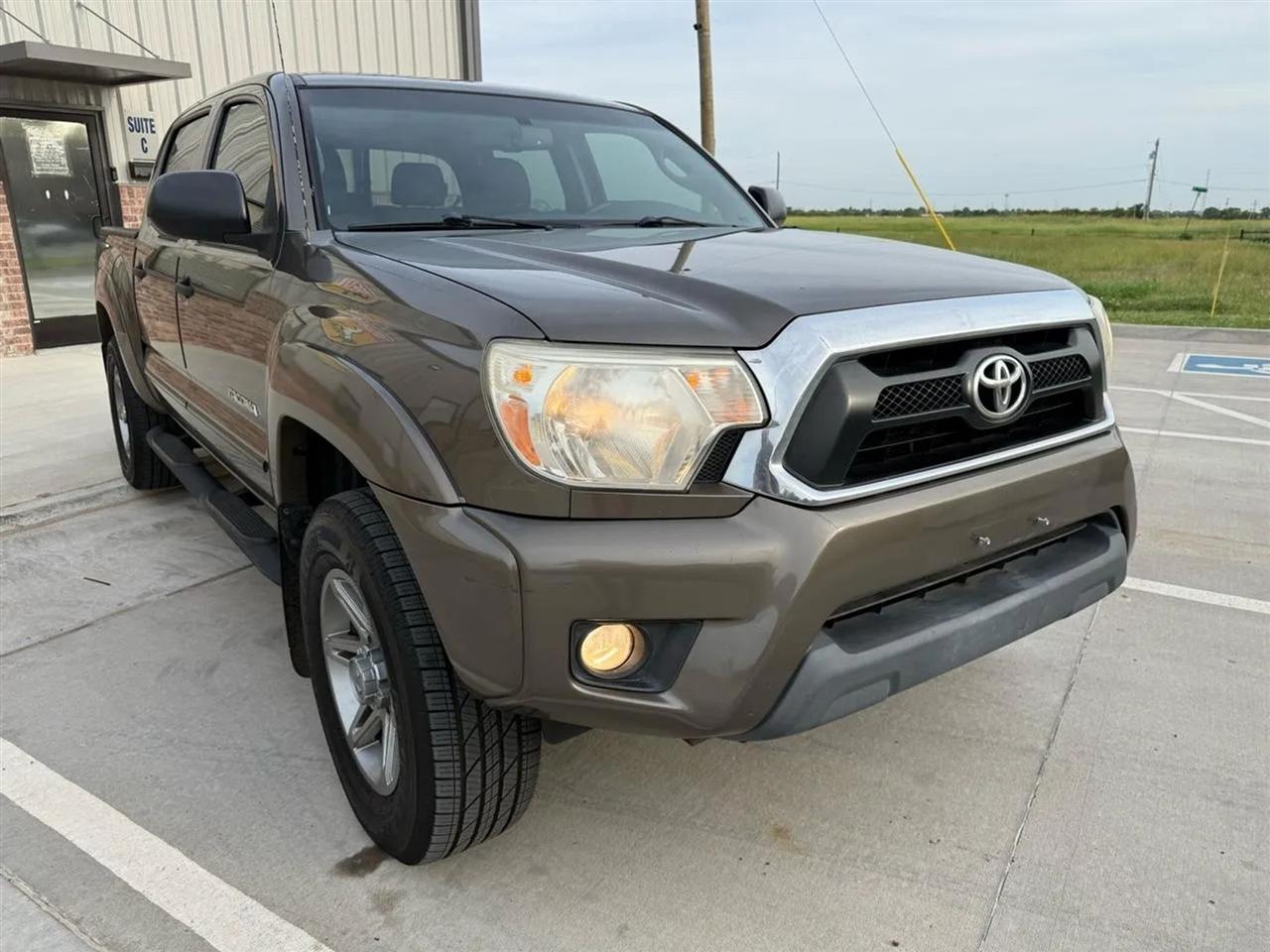Toyota Tacoma 2WD Double Cab V6 AT PreRunner (Natl) 2013