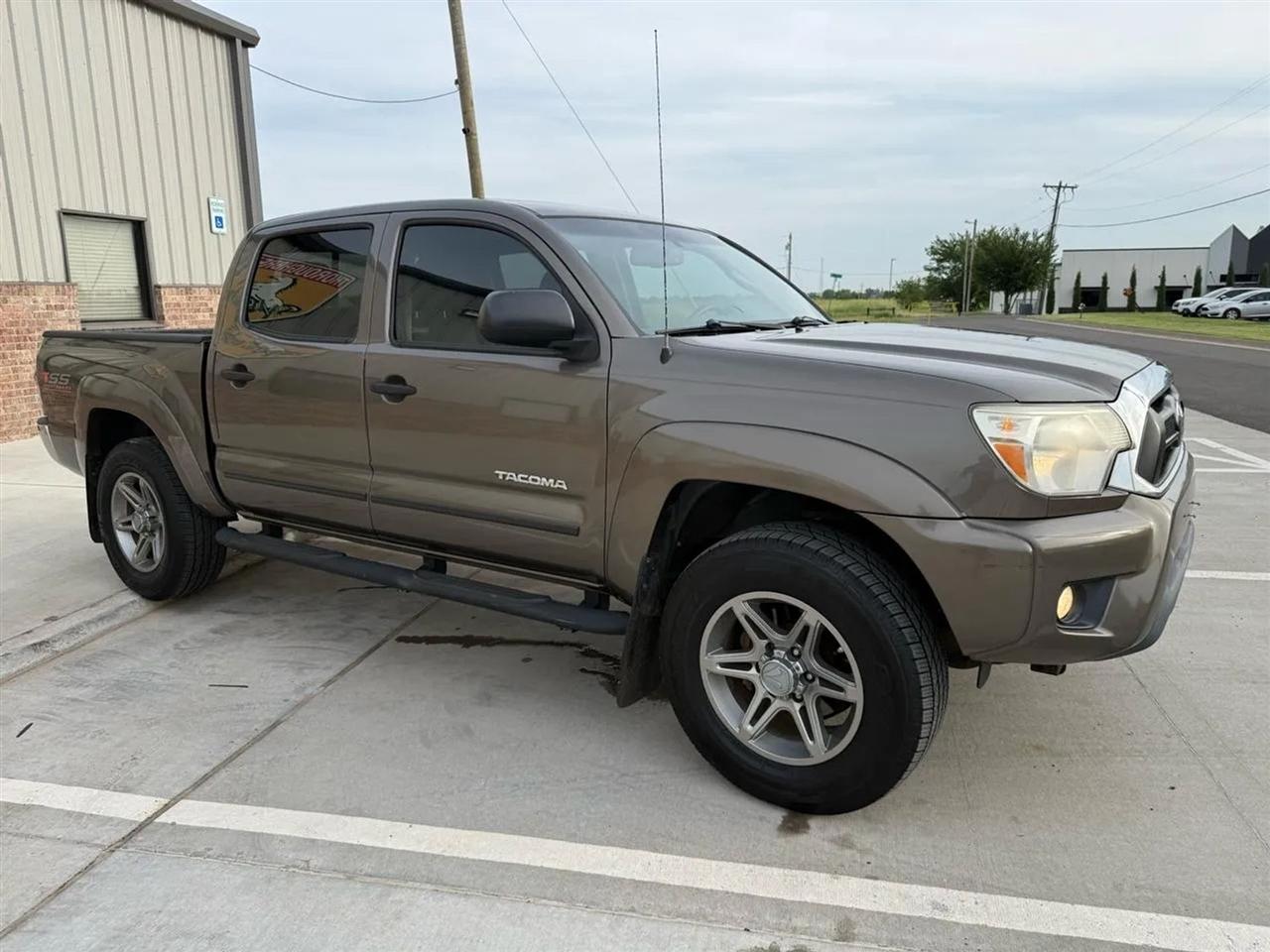 Toyota Tacoma 2WD Double Cab V6 AT PreRunner (Natl) 2013