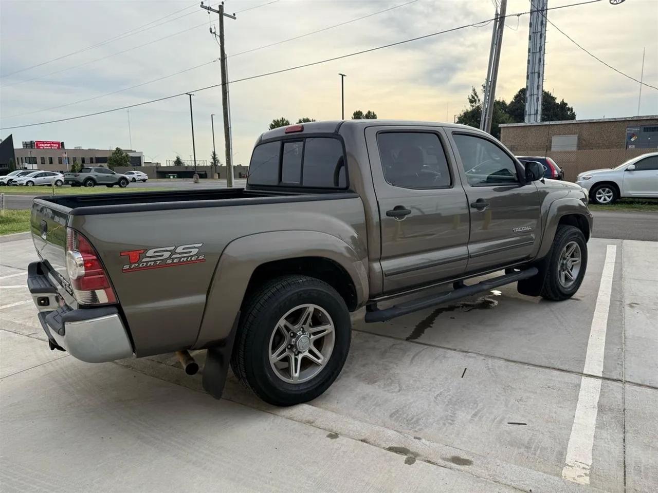 Toyota Tacoma 2WD Double Cab V6 AT PreRunner (Natl) 2013