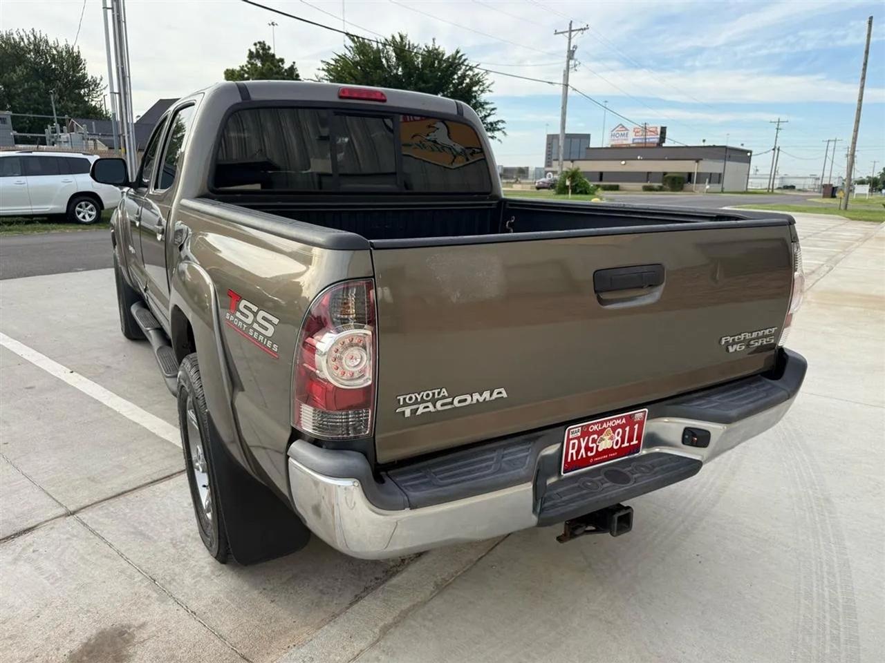 Toyota Tacoma 2WD Double Cab V6 AT PreRunner (Natl) 2013