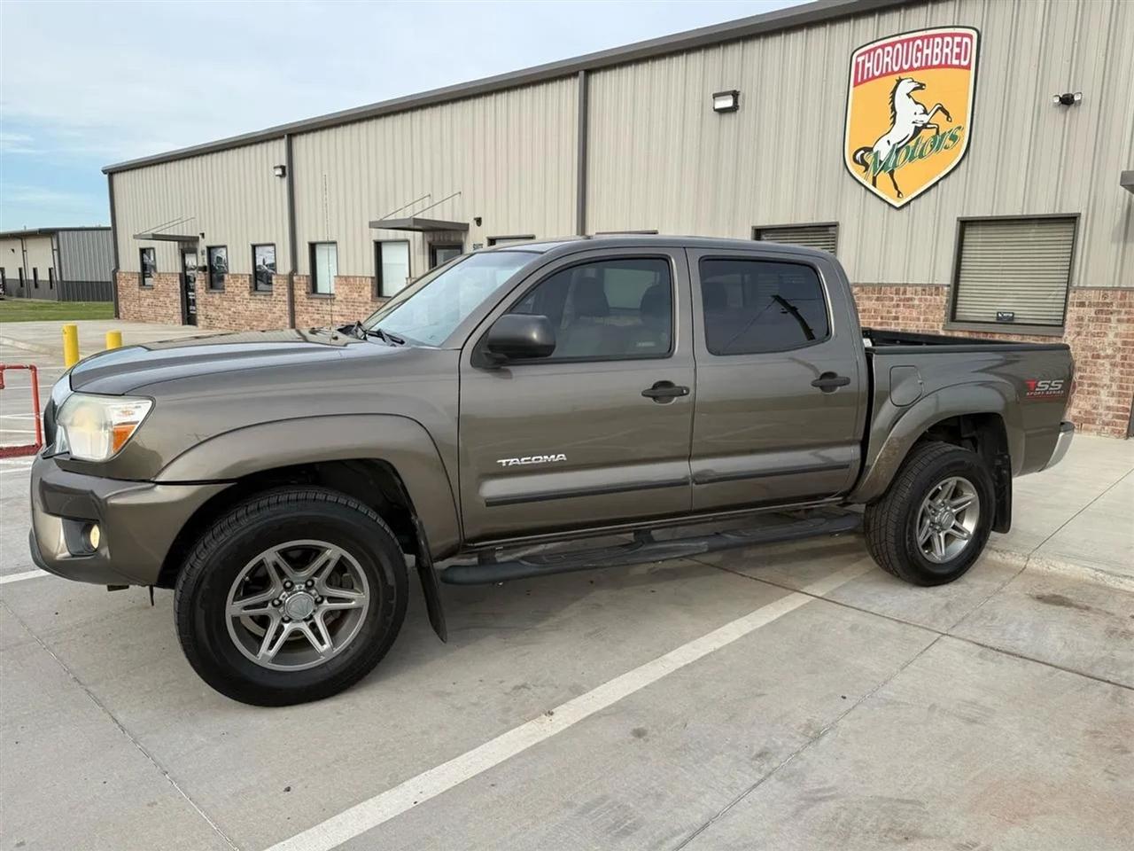Toyota Tacoma 2WD Double Cab V6 AT PreRunner (Natl) 2013