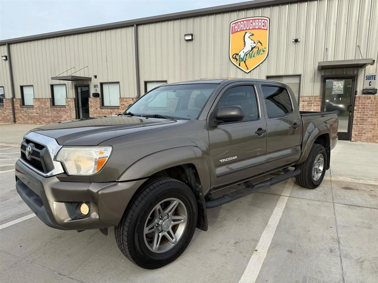 Toyota Tacoma 2WD Double Cab V6 AT PreRunner (Natl) 2013