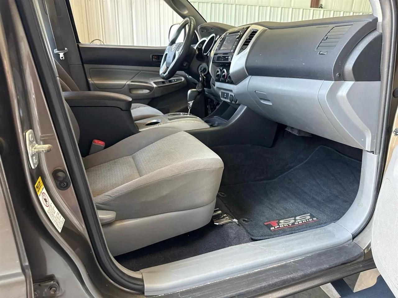 Toyota Tacoma 2WD Double Cab V6 AT PreRunner (Natl) 2013