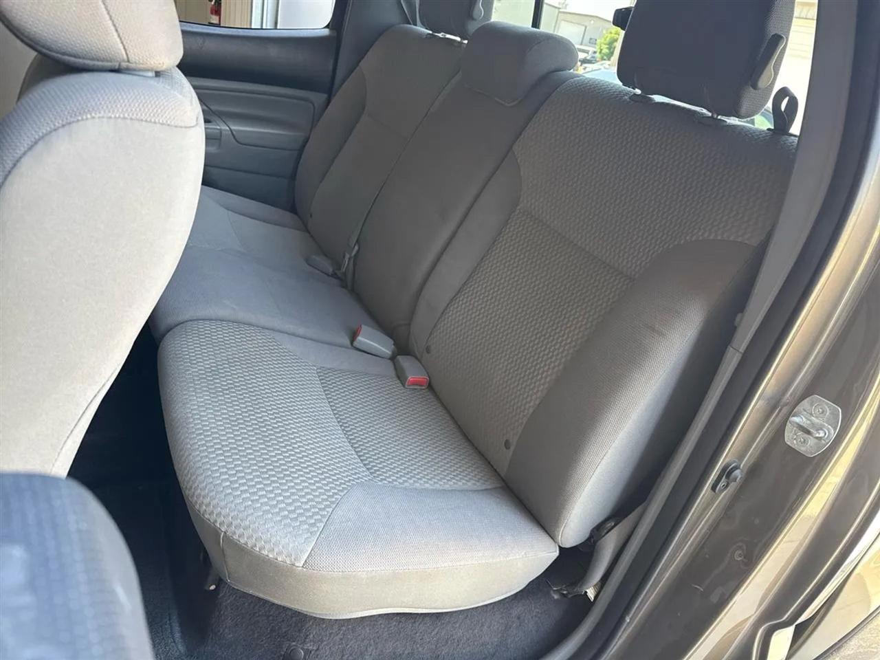 Toyota Tacoma 2WD Double Cab V6 AT PreRunner (Natl) 2013