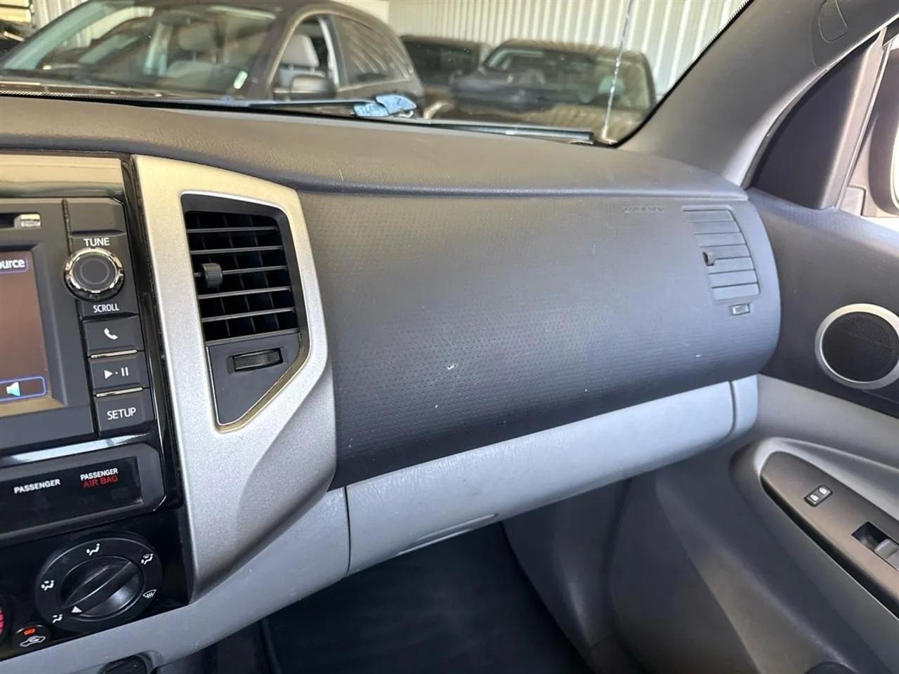Toyota Tacoma 2WD Double Cab V6 AT PreRunner (Natl) 2013