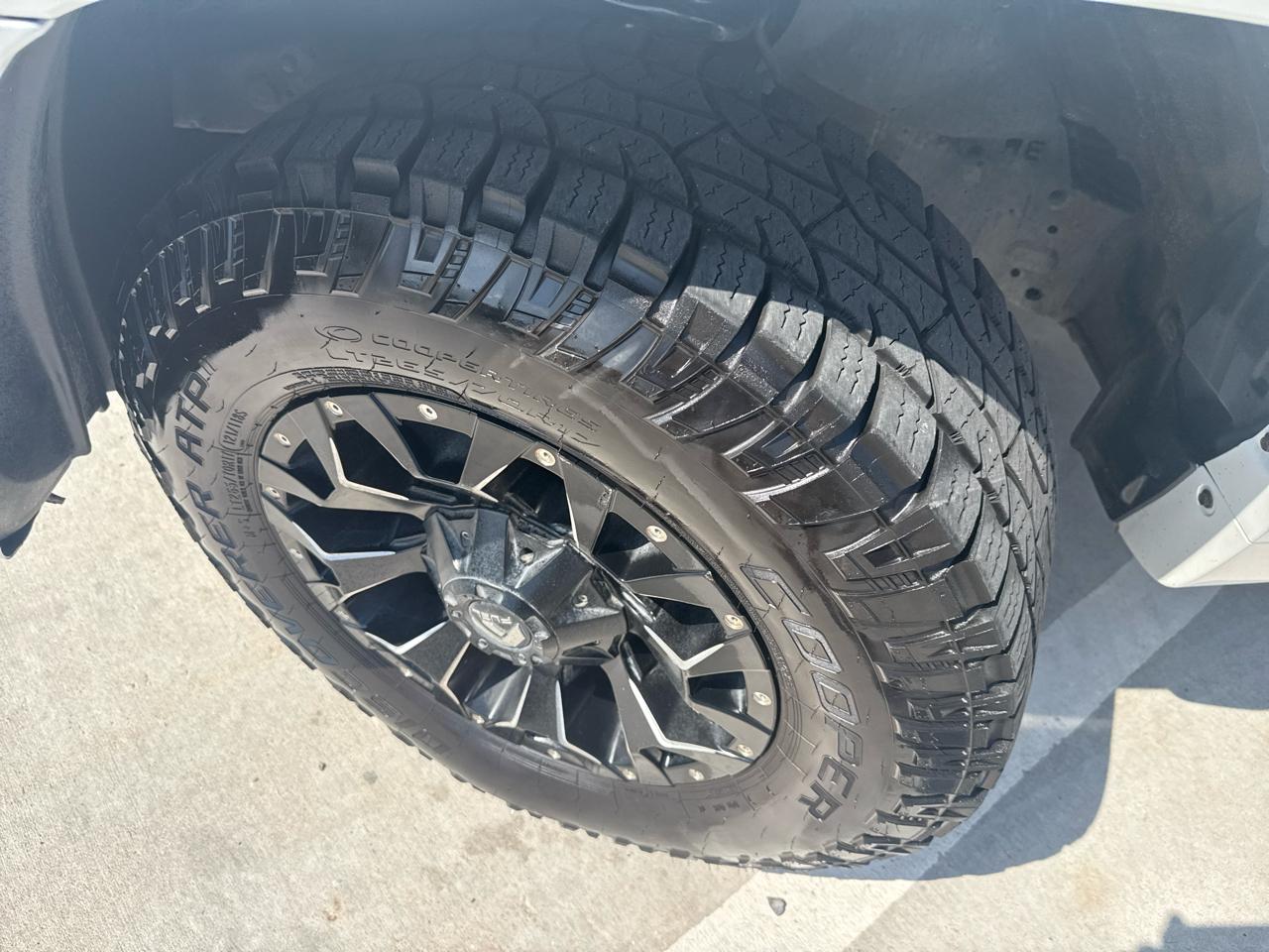 Toyota 4Runner 4WD 4dr V6 SR5 (Natl) 2011