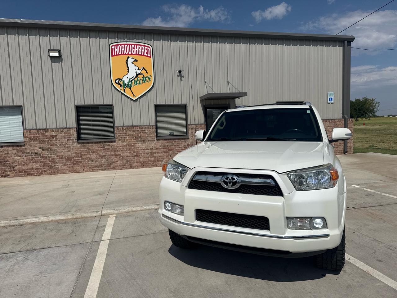 Toyota 4Runner 4WD 4dr V6 SR5 (Natl) 2011
