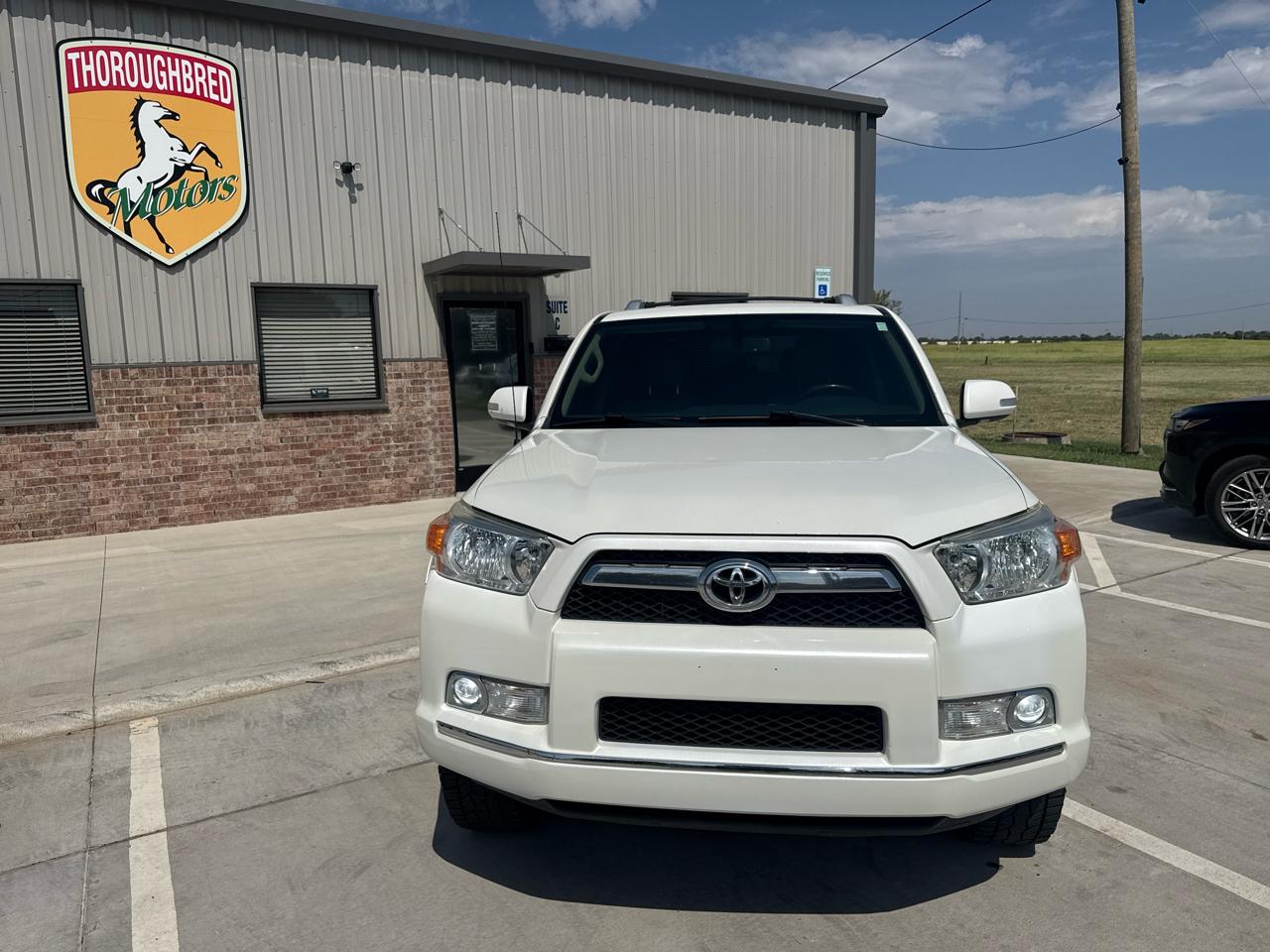 Toyota 4Runner 4WD 4dr V6 SR5 (Natl) 2011