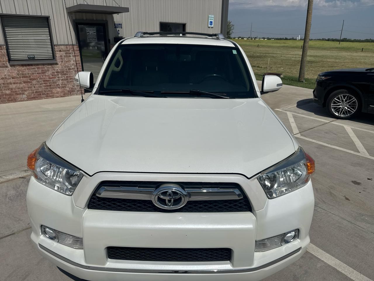 Toyota 4Runner 4WD 4dr V6 SR5 (Natl) 2011