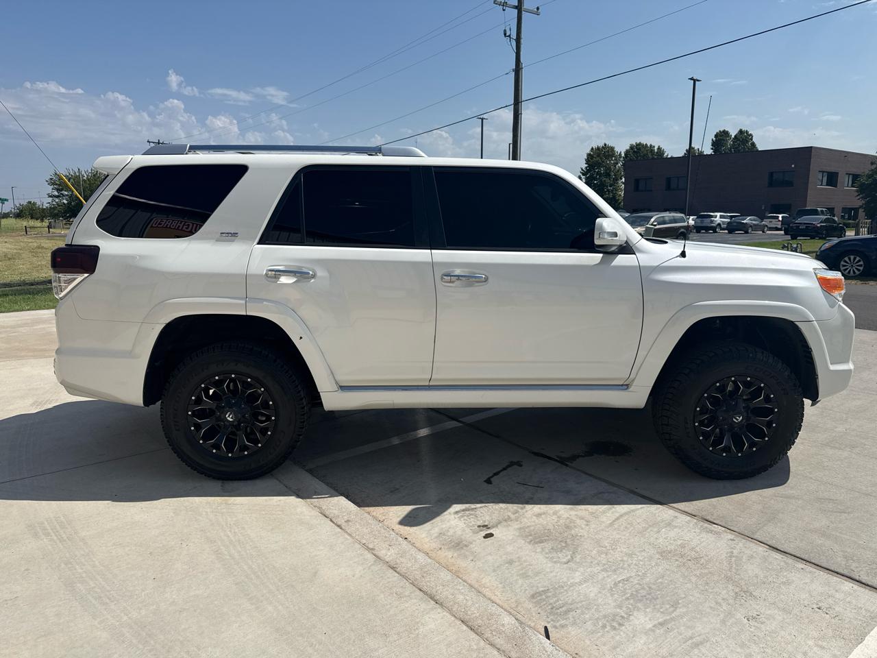 Toyota 4Runner 4WD 4dr V6 SR5 (Natl) 2011