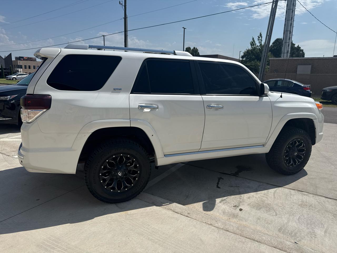 Toyota 4Runner 4WD 4dr V6 SR5 (Natl) 2011