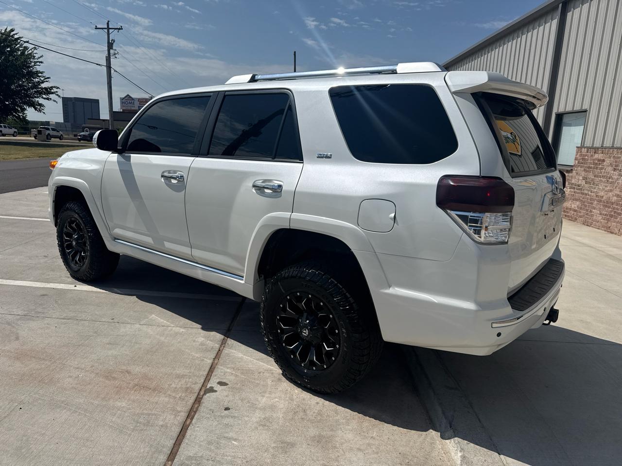 Toyota 4Runner 4WD 4dr V6 SR5 (Natl) 2011
