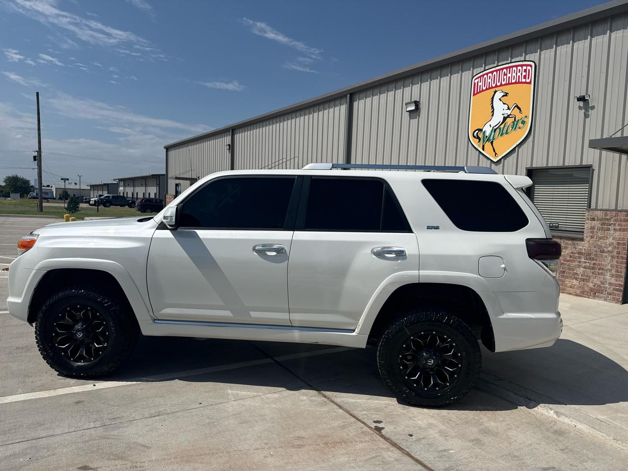 Toyota 4Runner 4WD 4dr V6 SR5 (Natl) 2011