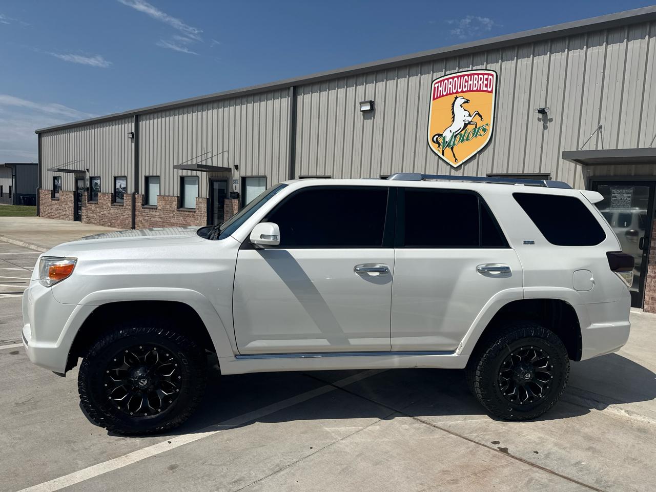 Toyota 4Runner 4WD 4dr V6 SR5 (Natl) 2011