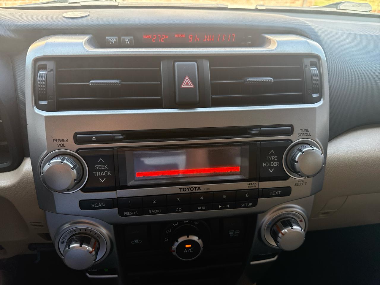 Toyota 4Runner 4WD 4dr V6 SR5 (Natl) 2011