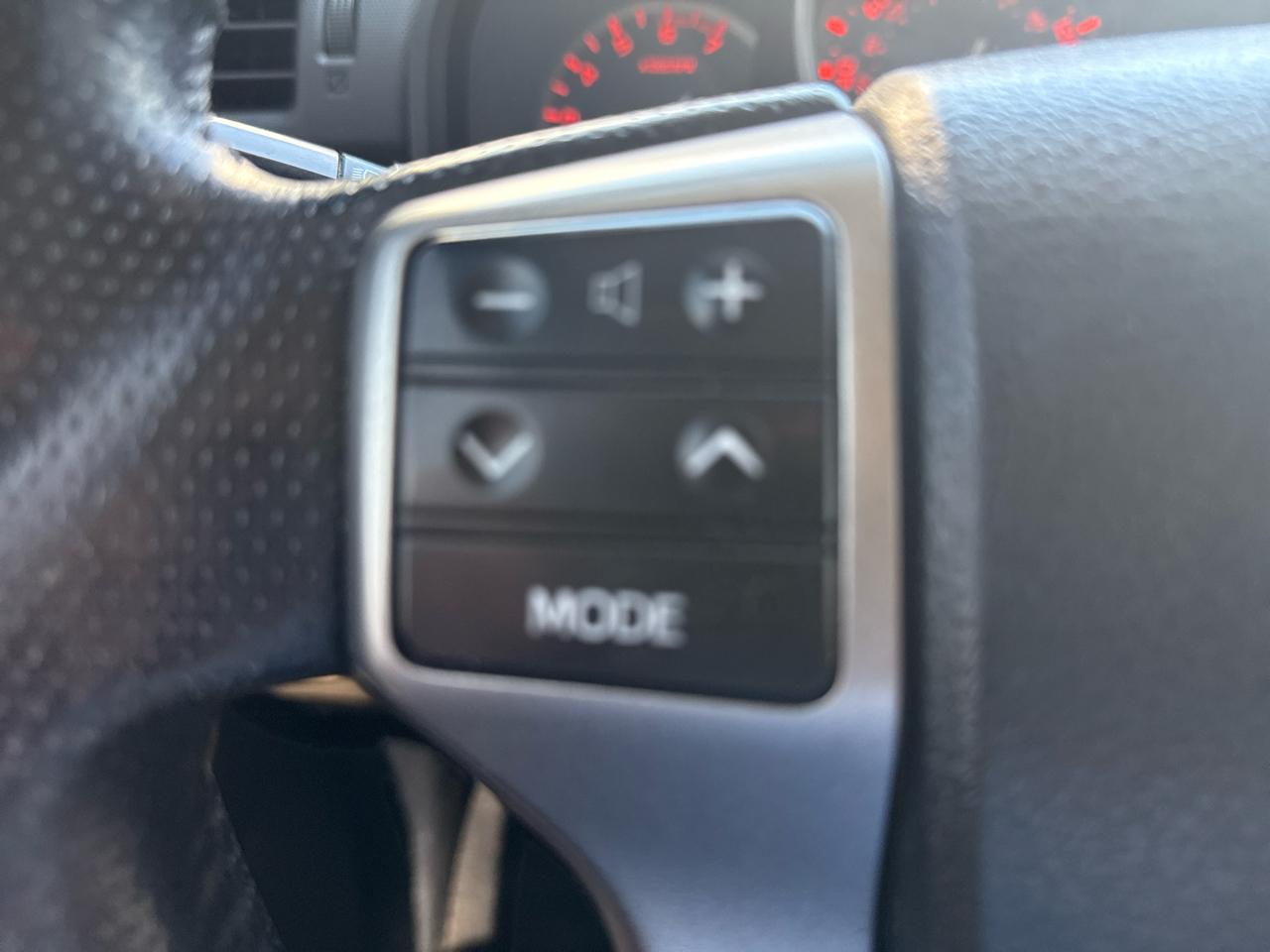 Toyota 4Runner 4WD 4dr V6 SR5 (Natl) 2011